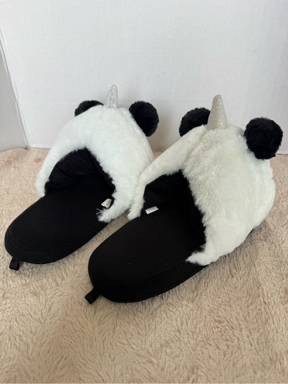 Plush Panda Unicorn Women’s Bedroom Slippers - White & Black Size 9/10
